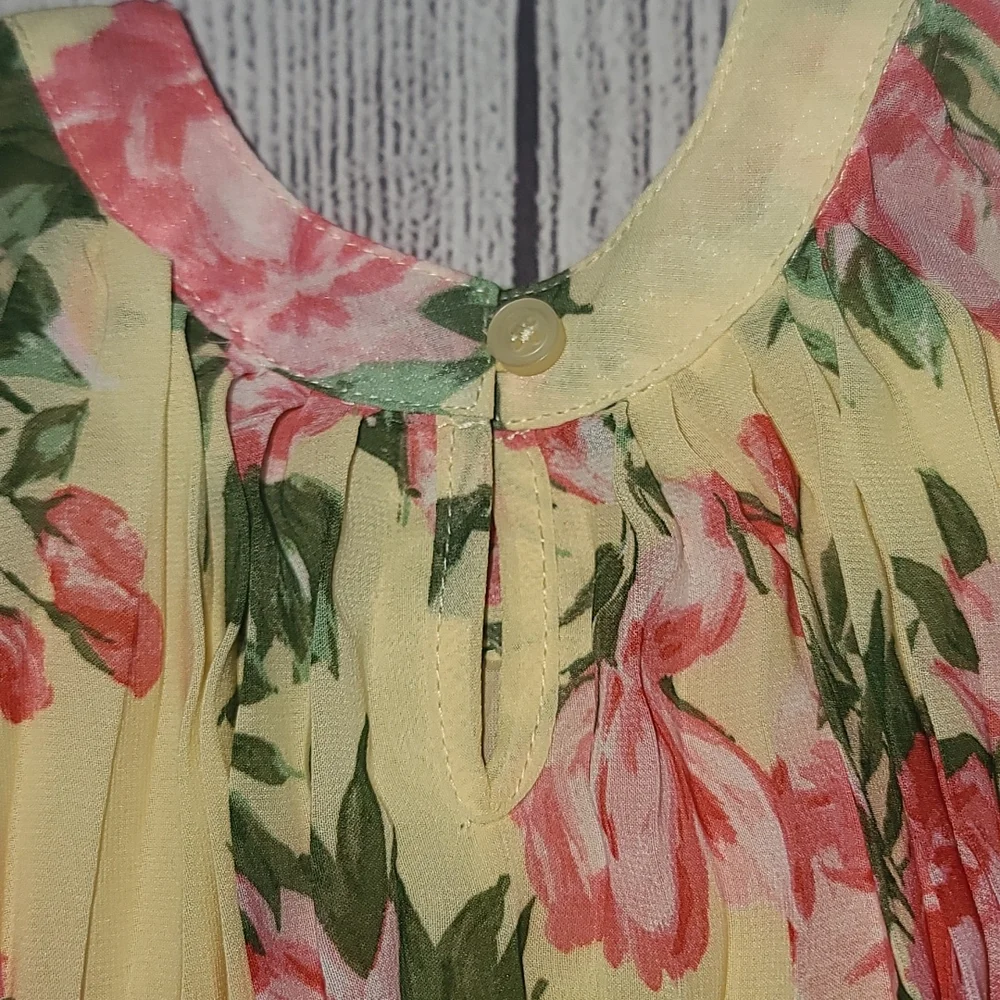 Girls dress - Picture 3 of 4